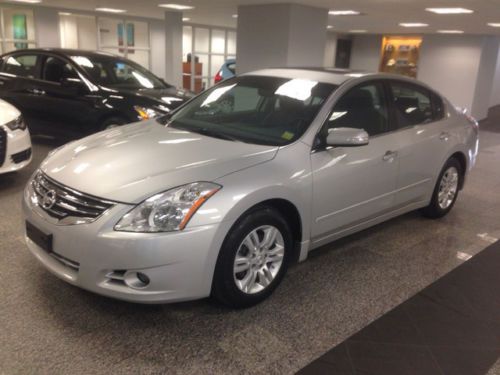 2012 nissan 2.5 sl