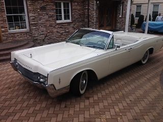 &#034;lincoln continental convertible! 3 way white! in excellent condition! no rust!&#034;