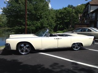 All original complete restoration rare year 1963 lincoln continental convertable