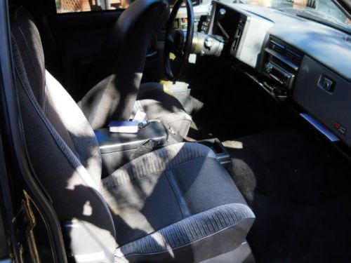 black S10 Chevy Blazer 2 wd, image 4