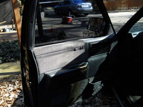 black S10 Chevy Blazer 2 wd, image 6