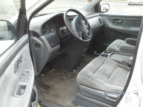2000 Honda Odyssey LX Mini Passenger Van 5-Door 3.5L Looks bad. Runs great., image 4