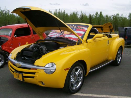 2005 chevy ssr,ls2 corvette motor,tremec m-10 6 speed,yellow,14,225 miles