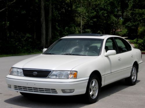 Very nice 1 family owned 98 toyota avalon xls-pearl-leather-moon-59k-no reserve!
