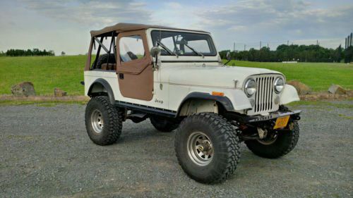 Cj-7. well cared for and mildly built. fuel injected. 3 owners. see video.