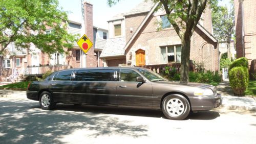 2007 lincoln town car 70&#034; limousine