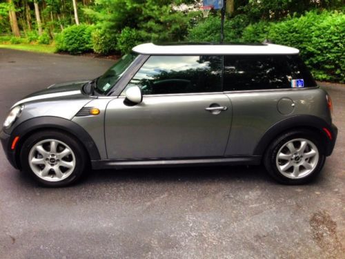 2010 mini hatchback, all records and only dealer serviced