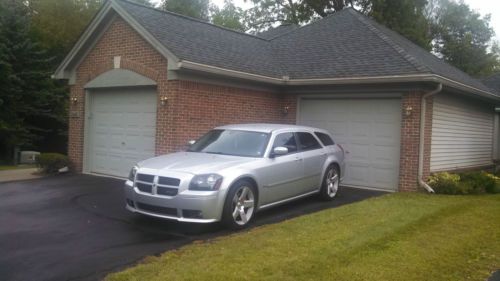 2007 dodge magnum srt8 wagon 4-door 6.1l