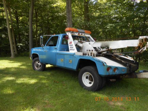 1989 Chevy 4X4 Wrecker Tow Truck twin line hydraulic boom and wheel lift 7.4LT, image 1