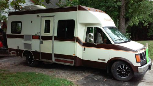 1989 gmc allegrow v6 . camper great shape 37;000 miles shower bath room kitchen