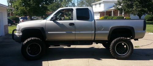 2005 gmc sierra 2500 hd sle ext cab pickup 4dr 6.0l $8000extras lift 38.5x20!!!!