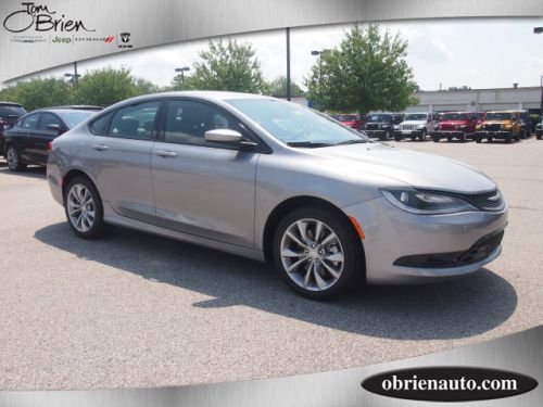 2015 chrysler 200 s