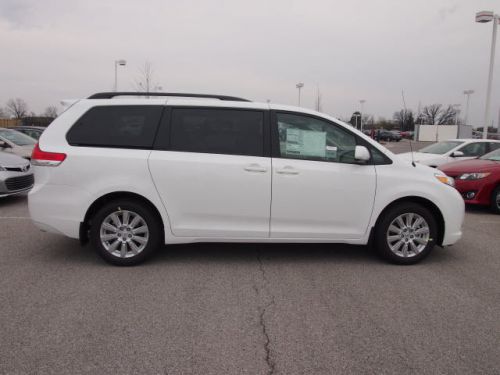 2014 toyota sienna le