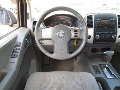 2010 nissan frontier le