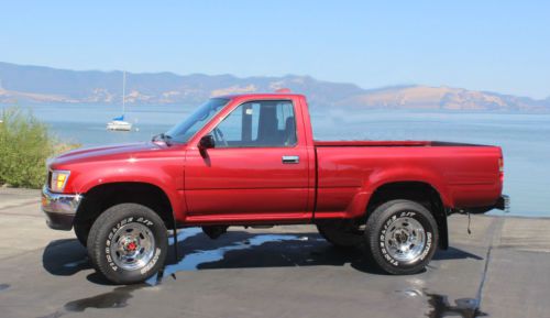 1995 toyota 5 speed  4wd  pick up hilux