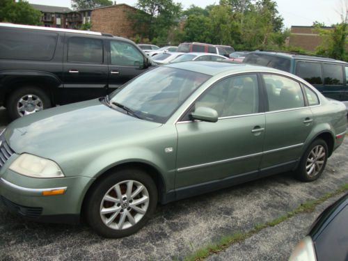 2002 volkswagen passat gls 4 motion sedan 4-door 2.8l