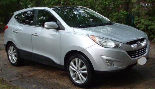 2010 hyundai tucson limited sport utility 4-door 2.4l silver