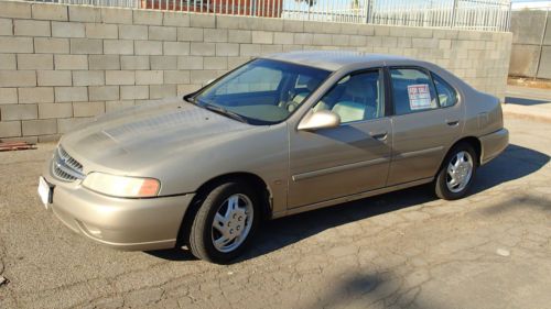 2001 nissna altima gxe - clean title, 4 cylinder gas-saver engine