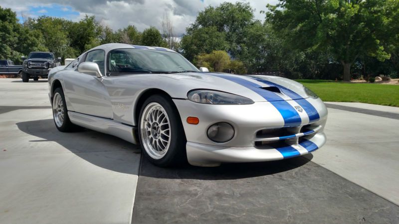 1998 dodge viper gts