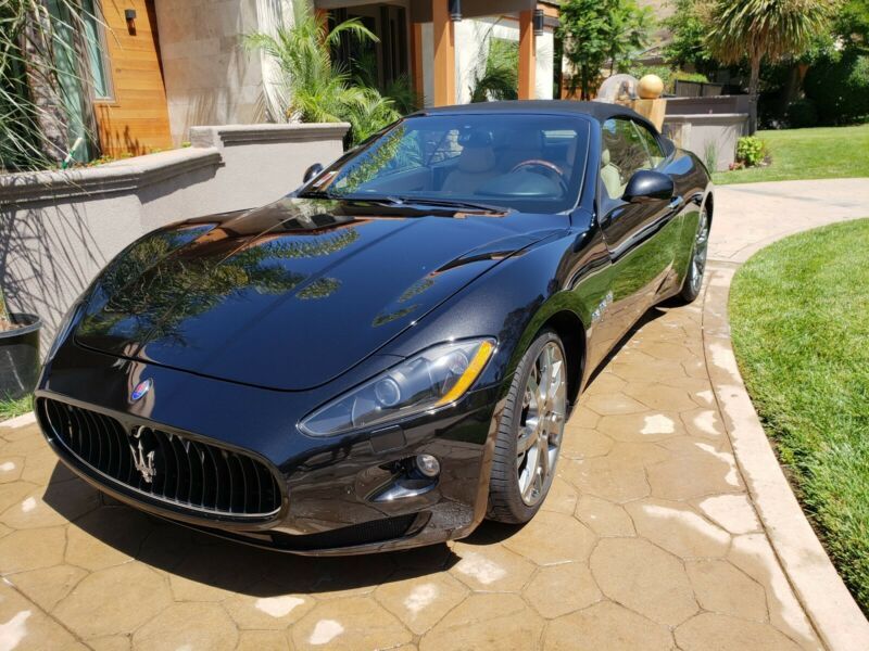 2011 maserati gran turismo convertible