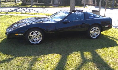 1990 chevrolet corvette base hatchback 2-door 5.7l