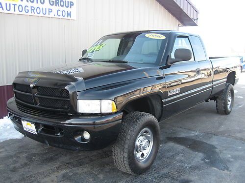 ***cummins diesel***  only 89,300 miles*** 4x4x quad cab sport package !!