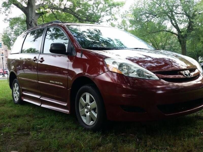2010 toyota sienna le braunability mobility wheelchair accessible van