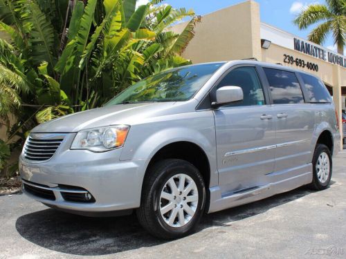 2016 chrysler town &amp; country touring braunability power foldout xt ramp van