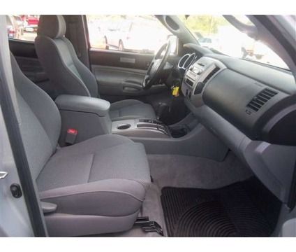 2006 toyota tacoma 4x4, crewcab sr5 trd sport, only 50k low miles, lke new