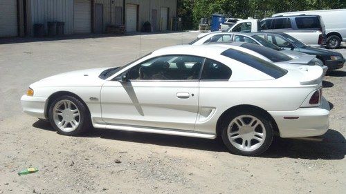 1996 gt mustang  new paint job