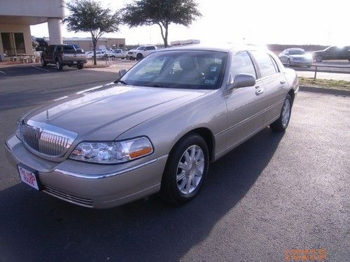 2011 lincoln town car signature limited cpo