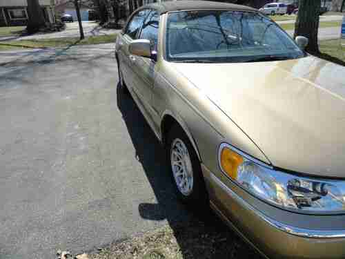 1998 Lincoln Town Car/65K miles, image 2