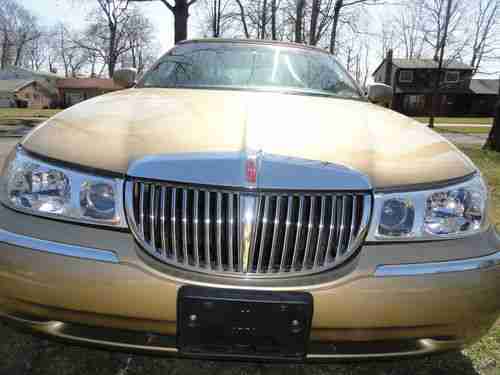1998 Lincoln Town Car/65K miles, image 3