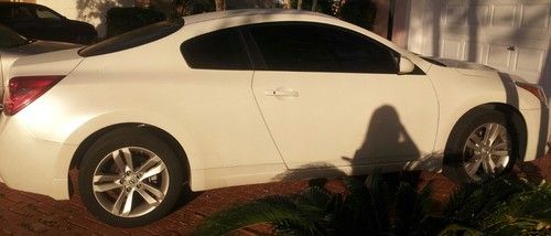 White 2010 nissan altima coupe