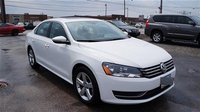 2012 vw passat se only 12k full factory warranty leather sunroof heated seats!