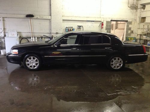 2006 lincoln town car executive l sedan 4-door 4.6l