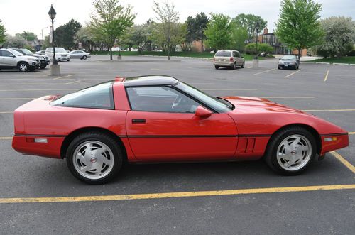 1989 chevrolet corvette base hatchback 2-door 5.7l