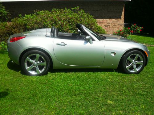 2006 pontiac solstice base convertible 2-door 2.4l