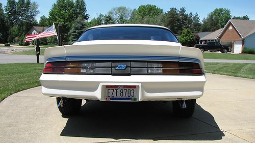1981 Chevrolet Camaro Z28 Coupe 2-Door 5.7L, image 8