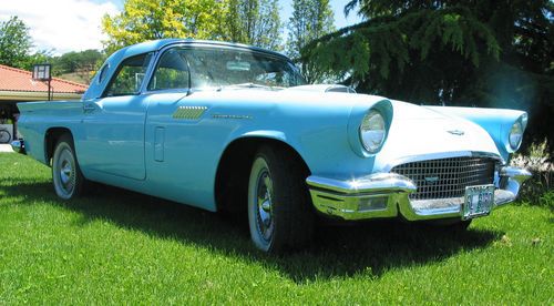 1957 Ford Thunderbird