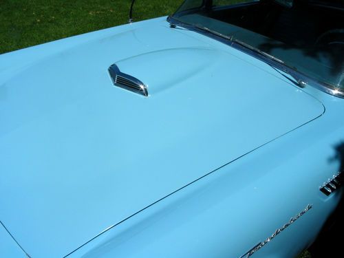 1957 Ford Thunderbird