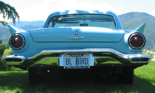 1957 Ford Thunderbird