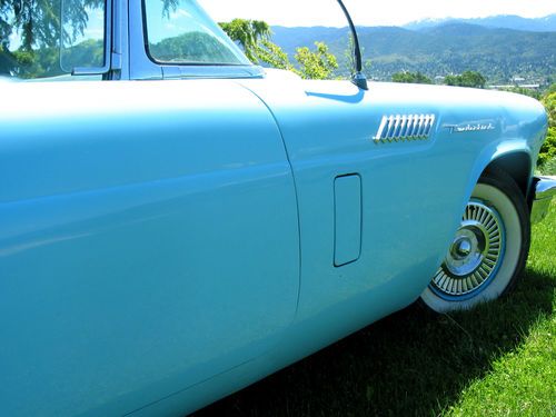 1957 Ford Thunderbird