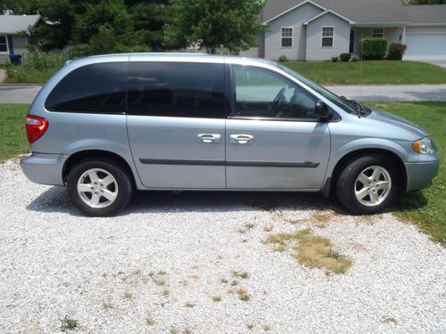 2006 dodge caravan sxt mini passenger van 4-door 3.3l 117k