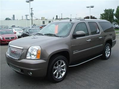 2011 yukon xl denali 4x4!  call steve@ 586-772-8200 or 586-945-8139