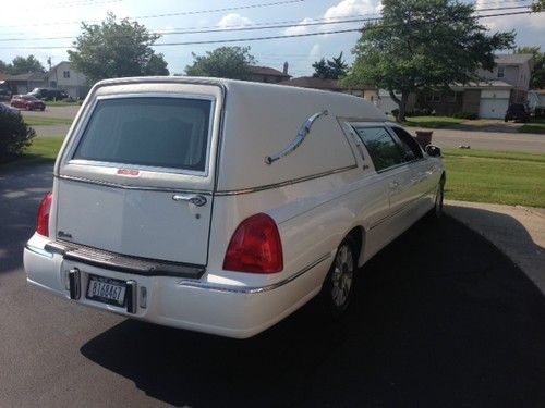 2011 Lincoln Town Car Executive L Hearse 4-Door 4.6L No Reserve Aution, image 5