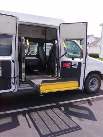 2007 ford e-250 wheelchair van