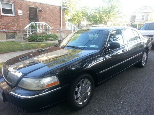 2005 lincoln town car executive l sedan 4-door 4.6l