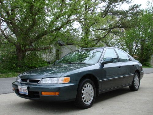 1997 honda accord ex sedan 4dr auto vtech 4 cyl 123k clean &amp; well maintained