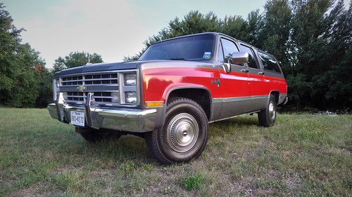 1987 r20 3/4 ton 454 suburban -- original window sticker  -- no reserve!